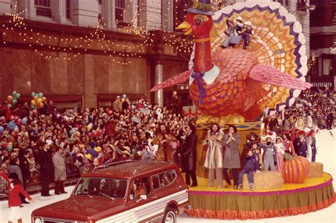 Macy S Thanksgiving Day Parade Vintage Photos From 1924 To Today Curbed Ny