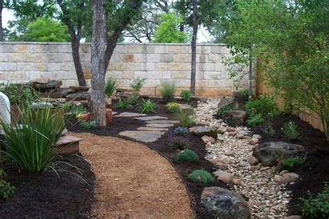 Texas Style Front Yard Landscaping Ideas 14 With Images Rock Garden