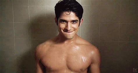 Tyler Posey Hunt Gifs On Giphy
