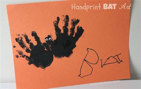 Fallhalloween Handprint Bat Art