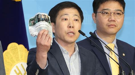 박상학 대표가 방문한 미 국무부 대북 정보유입 우선. 북한, '대북전단' 박상학 비난…"미국 돈 받아 전쟁 불씨 날려 ...