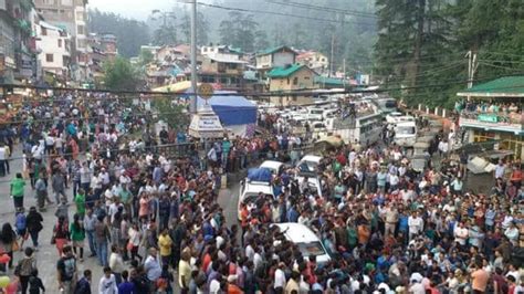 manali mess 8 hour jam cleared but row between taxi operators admn far from over latest