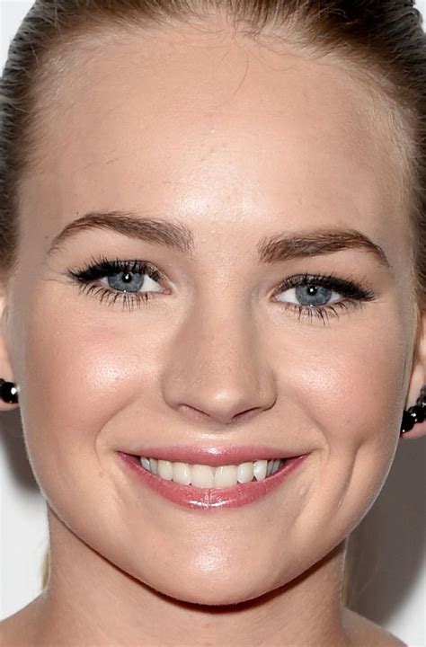 Close Up Of Britt Robertson At The 2014 Elle Women In Hollywood Awards Trendy Makeup Britt