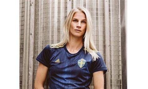 Borussia Dortmund 2019/20 PUMA Home Kit - FOOTBALL FASHION | Football