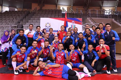 Berita kcs redha direktori pegawai tadbir negeri kedah kcs 2011 biodata. Pertandingan Futsal Pegawai Tadbir Negeri 2019 ...