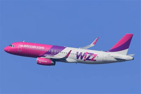 Share your wizz travel stories: Wizz Air stockt Basis in Wien auf fünf Maschinen auf ...