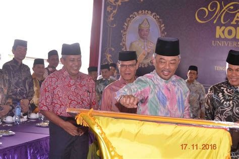 Tengku abdul rahman, tengku muda (deputy crown prince) cik puan julita aisha. Khabar Pahang: KDYTM Tengku Mahkota rasmi Kompleks Tok Gajah