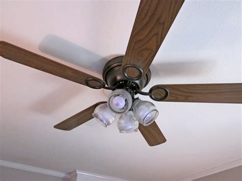 To begin painting your ceiling fan, turn the power off at the circuit breaker and follow the steps below: Nikkis' Nacs: Don't HATE the Ceiling Fan!