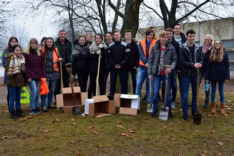 3 pembahagian cuti/jenis cuti rehat yang diberi kerana perkhidmatan (i) separuh gaji. Biologie-Unterricht - mal anders: Große Pflanzaktion am ...
