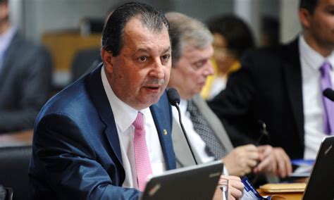 Omar aziz was in his sixties when he returned to syria in 2011. Inquérito que envolve Omar e Braga na 'Lava Jato' aguarda parecer de relator
