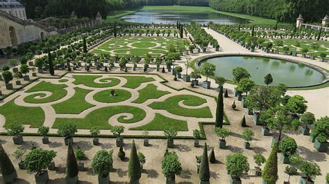 From wikimedia commons, the free media repository. Versailles 2 - The Slumbering Giant - The Garden Visitor