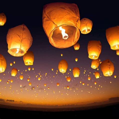 White Flying Paper Chinese Wish Lanterns For Birthday Wedding Party