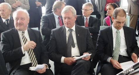 Bekannt wurde sie vor allem durch ihre bronzearbeiten. 164-adenauer-geburtstag