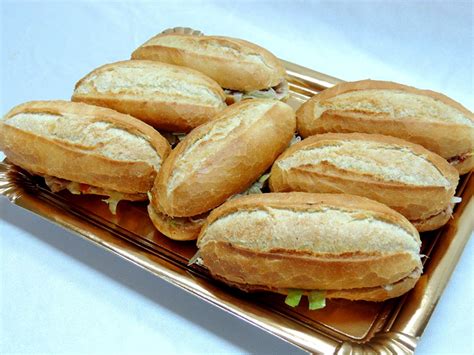 Vous voulez commander chez don bocadillo (casablanca) ? Bocadillos minis - Bandeja variada para caterings