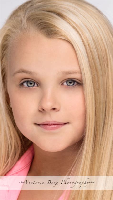 Omg—jojo siwa took down her pony and went brunette. The 25+ best Jojo siwa brown hair ideas on Pinterest ...