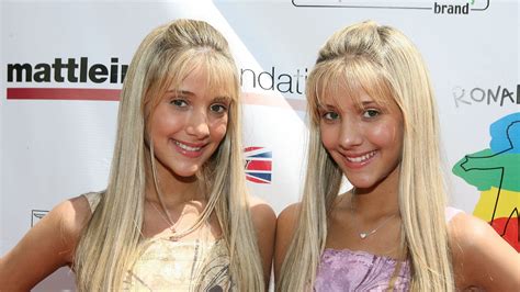 The Hollywood Twin Woman Reveals Startling Similarities To Elizabeth Banks