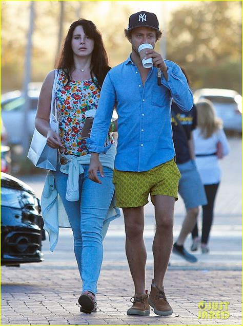 According to the photog who says he suffered the blow. Lana Del Rey Reminds James Franco Why He Loves L.A.: Photo ...