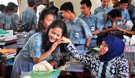 Surat rekomendasi sangat penting untuk melamar suatu pekerjaan, beasiswa, atau mendaftarkan diri dalam suatu kegiatan. Surat Edaran Gubernur Jatim Tentang Spp - Contoh Seputar Surat