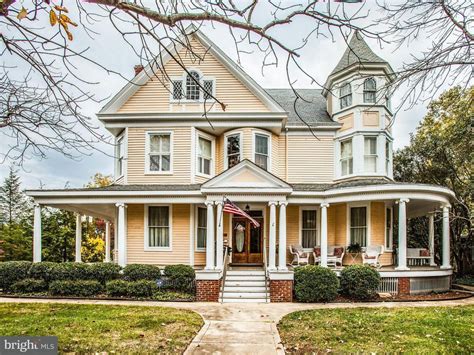 Search our database of appomattox property auctions for free! 1907 Queen Anne Victorian For Sale In Fredericksburg ...