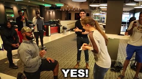 NFL Draft prospect Samaje Perine proposes to his girlfriend with magic trick - SBNation.com