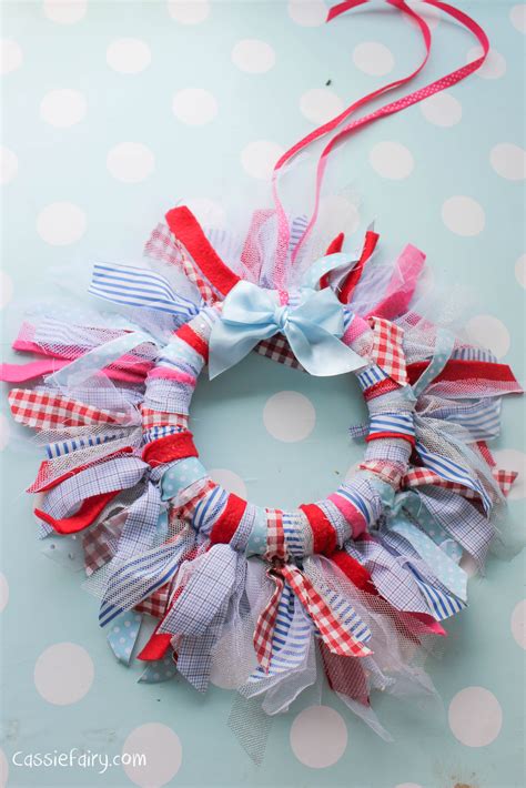 DIY fabric wreath & my favourite decorations