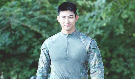 He is fluent in korean, japanese, and english, having emigrated from the us when young. 2PM Ok TaecYeon's Buff Physique Caused Netizens To Go Wow | Kpopmap