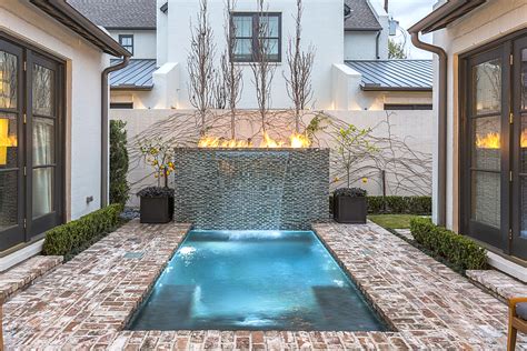 The venue is 1 km from nrg … Small courtyard in Houston with pool. (With images ...