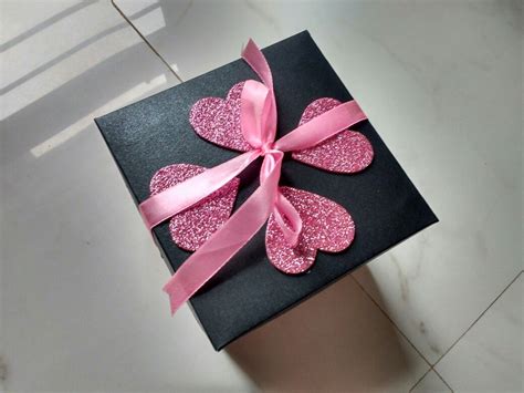 4 beautiful ways to wrap gifts this holiday season. Box card Gift ideas Birthday gift for girlfriend | Card ...