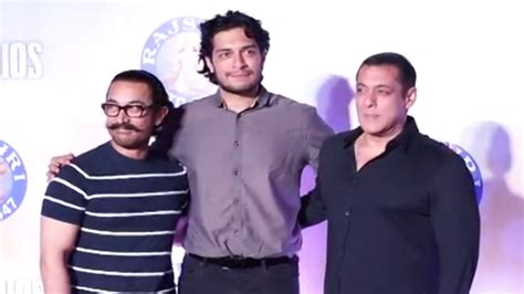 Watch Salman Khan And Aamir Khan Share Warm Hug At Dono Screening