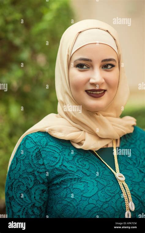 Beautiful Muslim Woman Wearing Hijab Smiling Outdoors Stock Photo Alamy