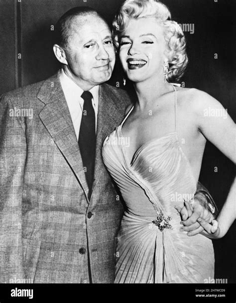 Ein Foto Genommen Am 12 Mai 1953 Zeigt Uns Schauspielerin Marilyn Monroe Und Schauspieler Jack