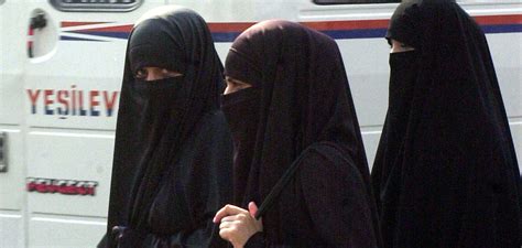 How Canadians Really Feel The Niqab Debate By The Numbers The Rebel