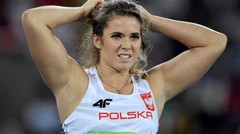 Maria andrejczyk rzuciła oszczepem 64,61 i zajmuje drugiej miejsce na półmetku rywalizacji w finale igrzysk olimpijskich w tokio. Lekkoatletyka. Maria Andrejczyk pokona Barborę Spotakovą ...