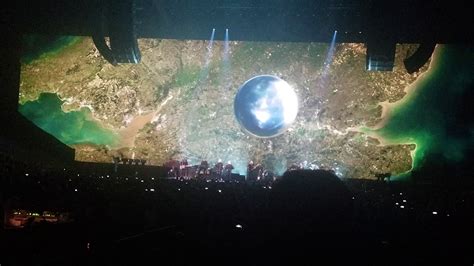 The film inspires with its powerful music and message of human. Roger waters us and them tour - breathe - YouTube