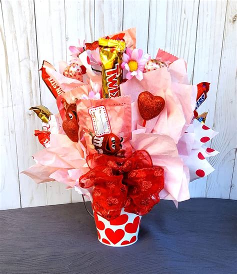 How To Make A Beautiful Diy Candy Bouquet For Valentines Day Cassie