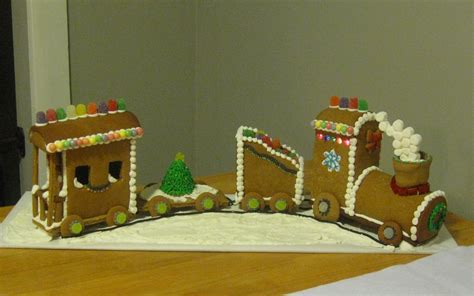 Pin by Pat Hunt on Gingerbread | Gingerbread train, Gingerbread, Gingerbread house