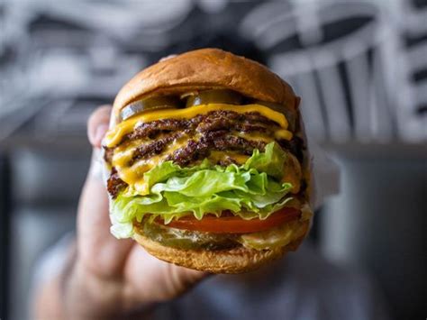 Earn your local expert badge by sharing your guides with others. 5 amazing burgers in Saudi Arabia that you can get ...