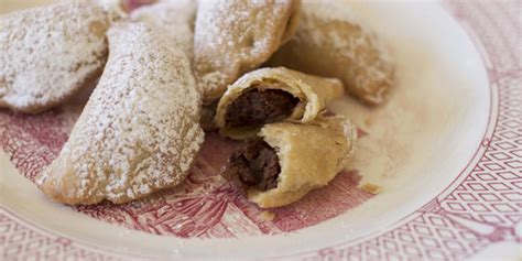 The almond crescent cookies recipe out of our category cookie! Chocolate Almond Crescent Cookies | Oregonian Recipes