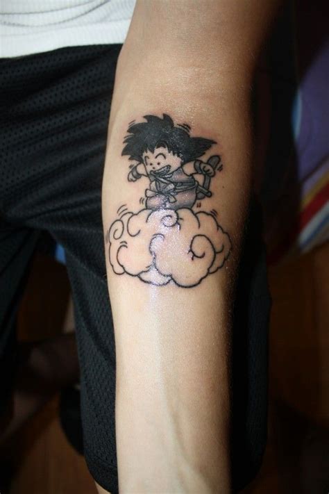 A coveted dragon ball is in danger of being stolen! Goku tattoo | Tatoo e Goku