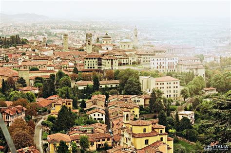 39 negozi e oltre 20 punti di ristoro per rendere il tuo viaggio unico. BERGAMO - totalnie praktyczny przewodnik plus noclegi