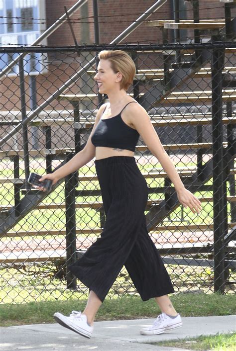 Scarlett Johansson Street Style Out In New York City 9262016