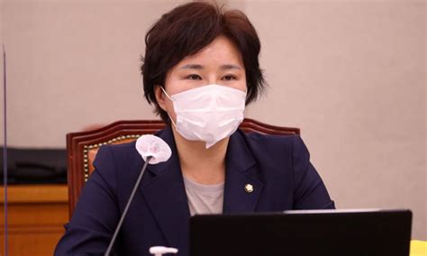 조수진 의원이 이를 대표발의하기로 했고, 강대식, 김도읍 등 통합당 의원 50여명이 공동발의로 이름을 올렸다. 실수? 고의?…'11억 재산 신고 누락' 조수진 첫 재판 - 세계일보