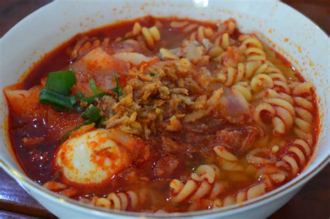 Pedasnya Nampol! Resep Seblak Kuah Ini Patut Dicoba