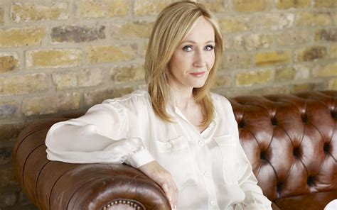J K Rowling va écrire d autres films proches de l univers d Harry Potter