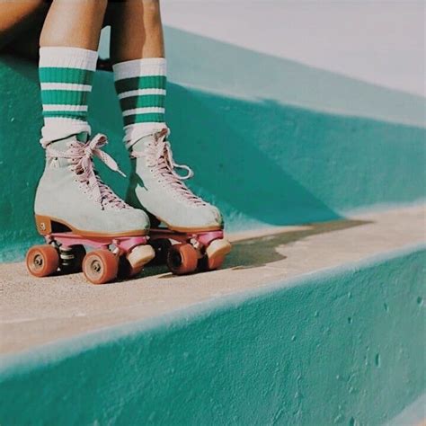 750 x 1334 jpeg 227 кб. Retro roller skates | vintage, blue et retro | Retro ...
