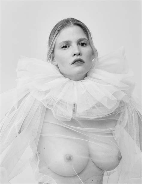 Lara Stone Nipples