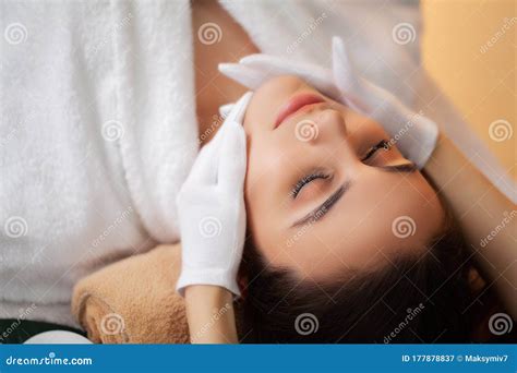 pretty woman receiving a relaxing massage at the spa salon stock image image of beauty