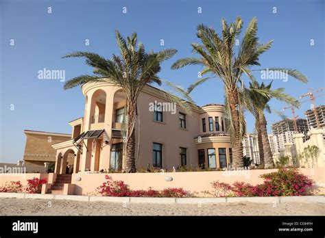 Beachside Villa In The Pearl Of Doha Qatar Stock Photo Alamy