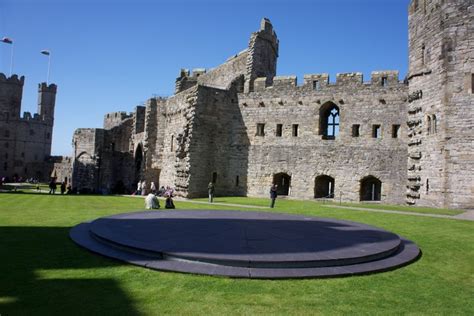 The Inauguration Dais, Caernarfon Castle © Paul Buckingham :: Geograph ...