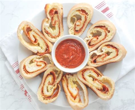 Easy Pepperoni Pizza Bread Recipe Your Gang Will Love It
